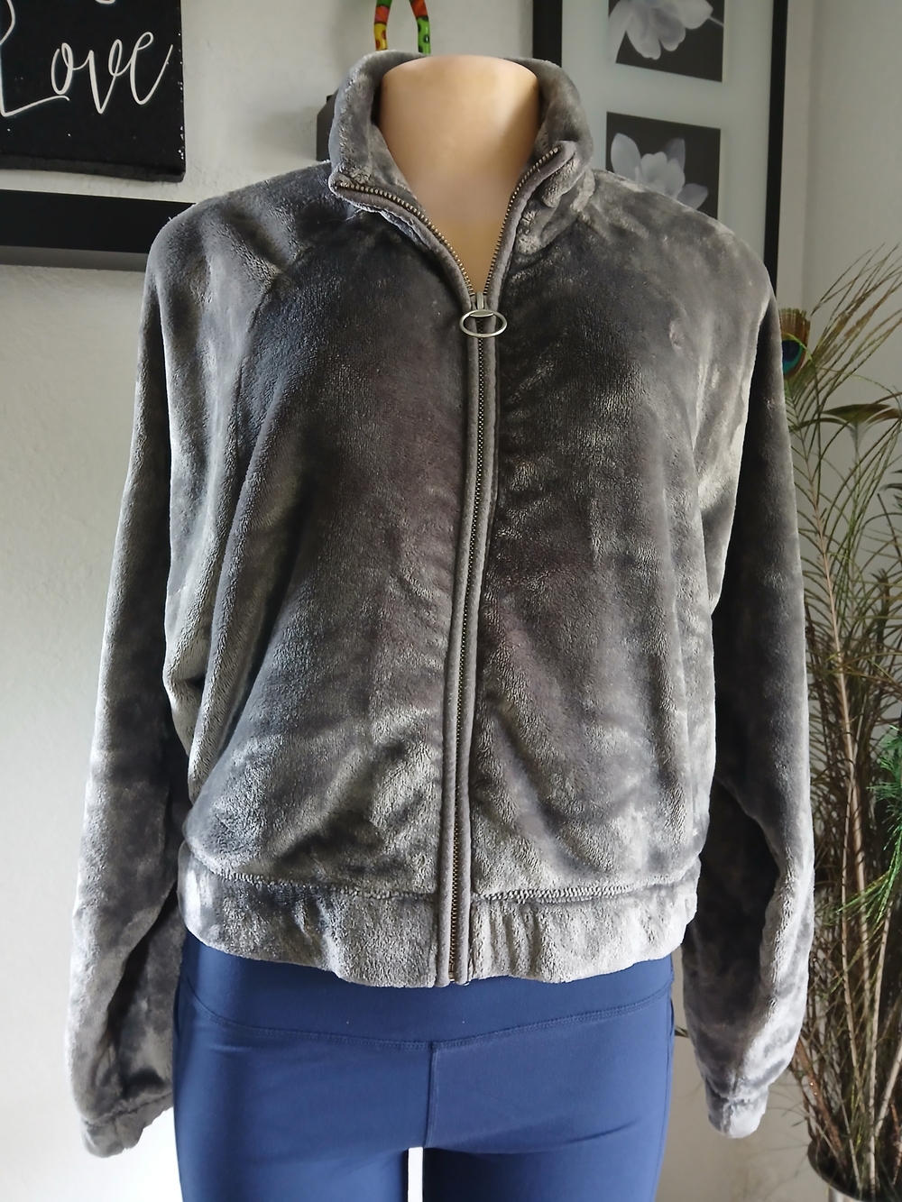 Hollister Plush Zip-Up Teddy Jacket in Charcoal Gray